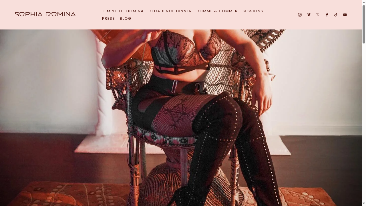 sophiadomina.com